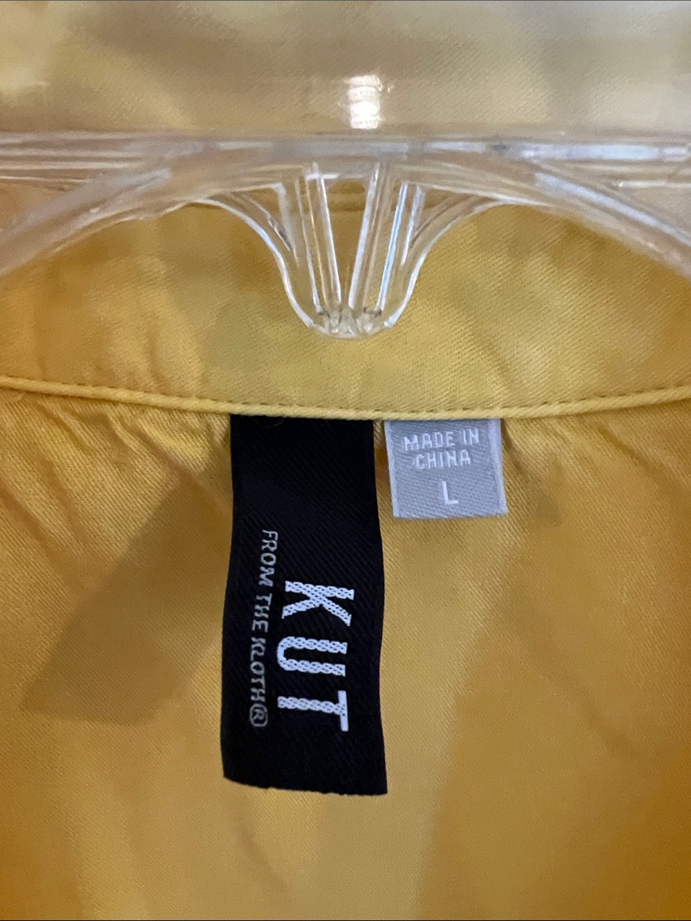 Kut from the Kloth Yellow Sleeveless Twist-Hem Button Front Blouse - Picture 2 of 4